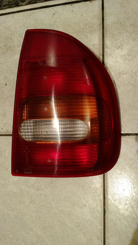Lanterna traseira direita Chevrolet Corsa Hatch 