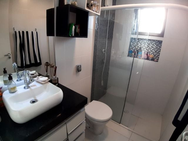 Lindo Apartamento de 2 dormit com sacada região Tortugas - Foto 4