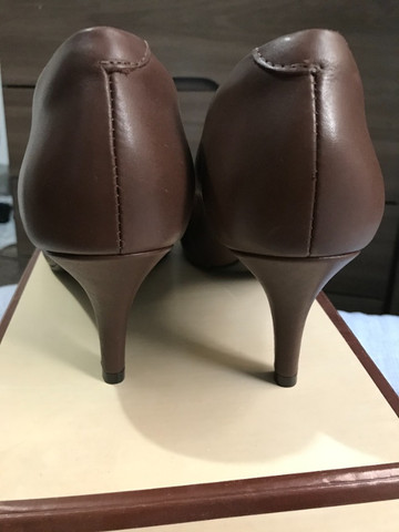 sapato scarpin marrom