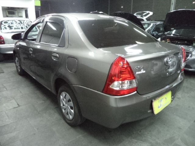 Toyota Etios Sedan 1.5X Flex Completo 2017 Cinza - Foto 7