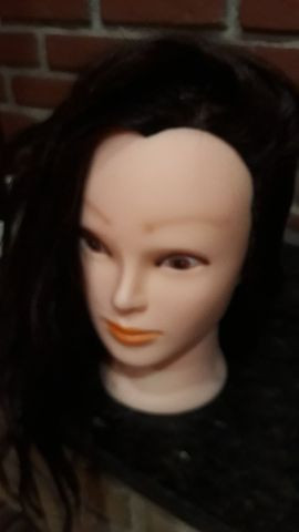 Modelo para curso de cabeleireiro.