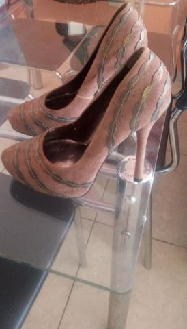 Scarpin marrom Comparato 36 - Foto 2