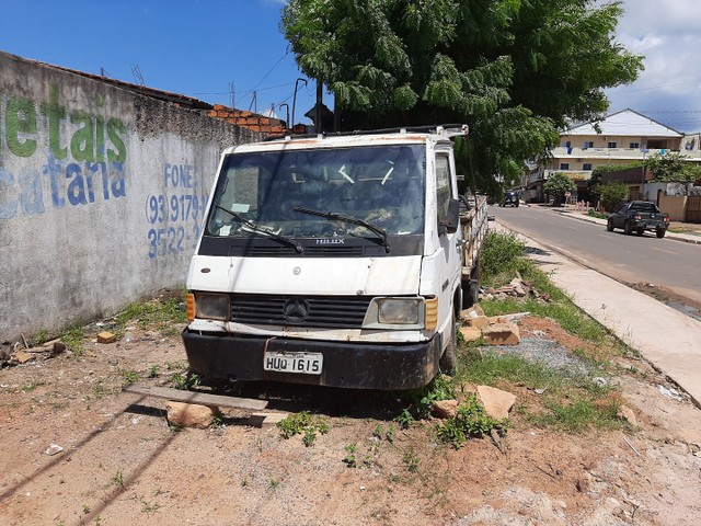 VENDO CAMINHÃO MB 180 D MERCEDES