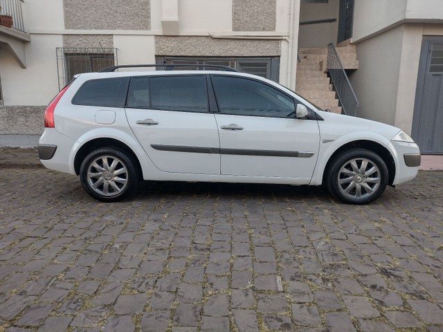 MEGANE GRAND TOUR MODELO 2012