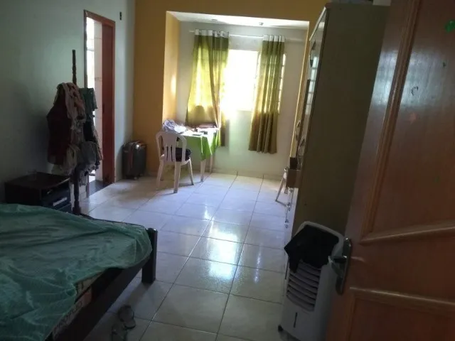 Vendo Casa com 4 quartos com duas suítes - Setor Central