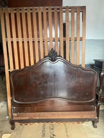 Cama Estilo Chipandelle Em Imbuia - Foto 4