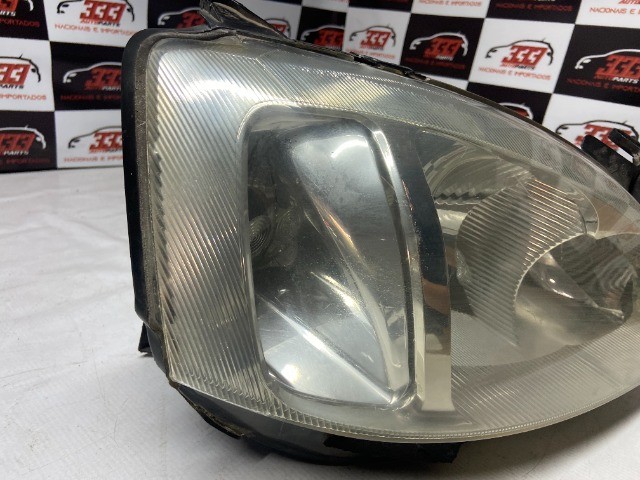 Farol Lado Direito Corsa Montana 2003 A 2012