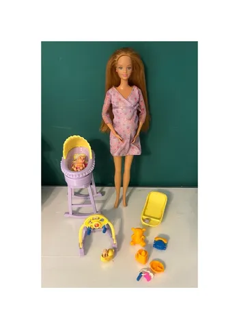 Pregnant Midge: a Barbie a grávida!