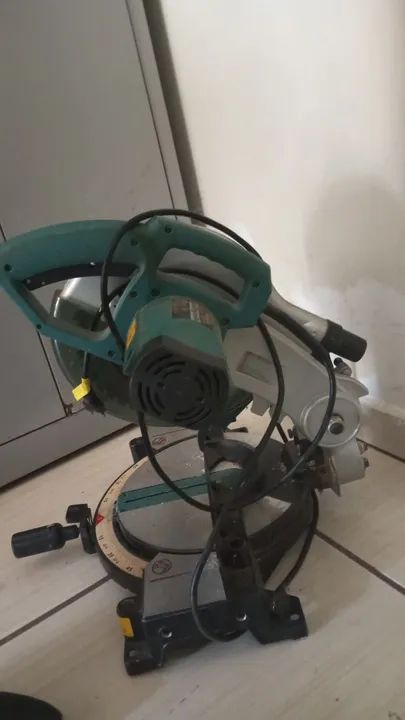 Serra meia esquadria Makitaa