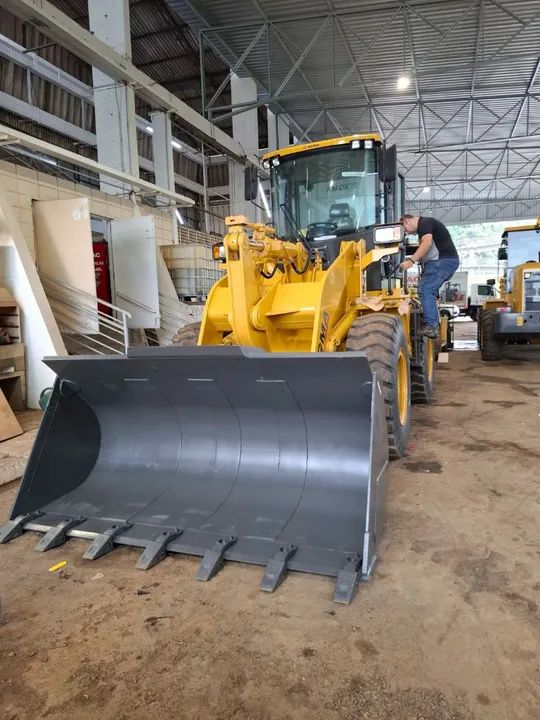 Pá carregadeira XGMA 12t