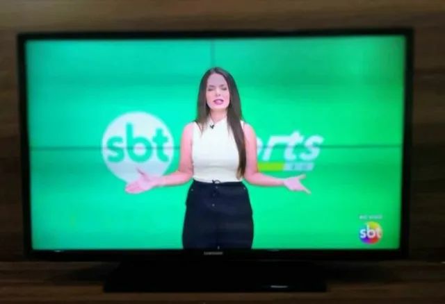 Smart TV Samsung 40 Polegadas UN40FH5303 - Foto 3