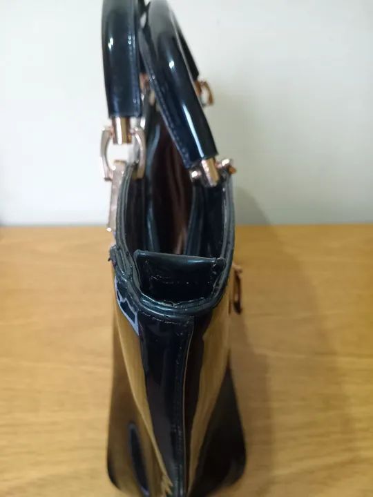 Bolsa feminina preta com detalhes em strass - Foto 4