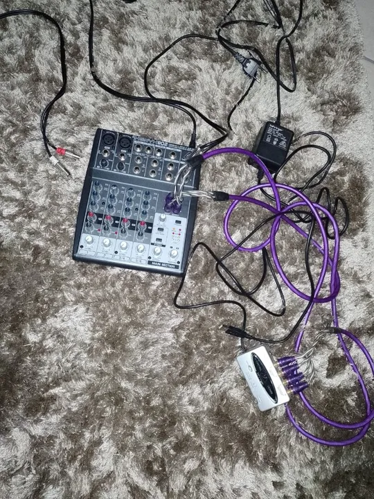 Mesa de som Xenyx Behringer