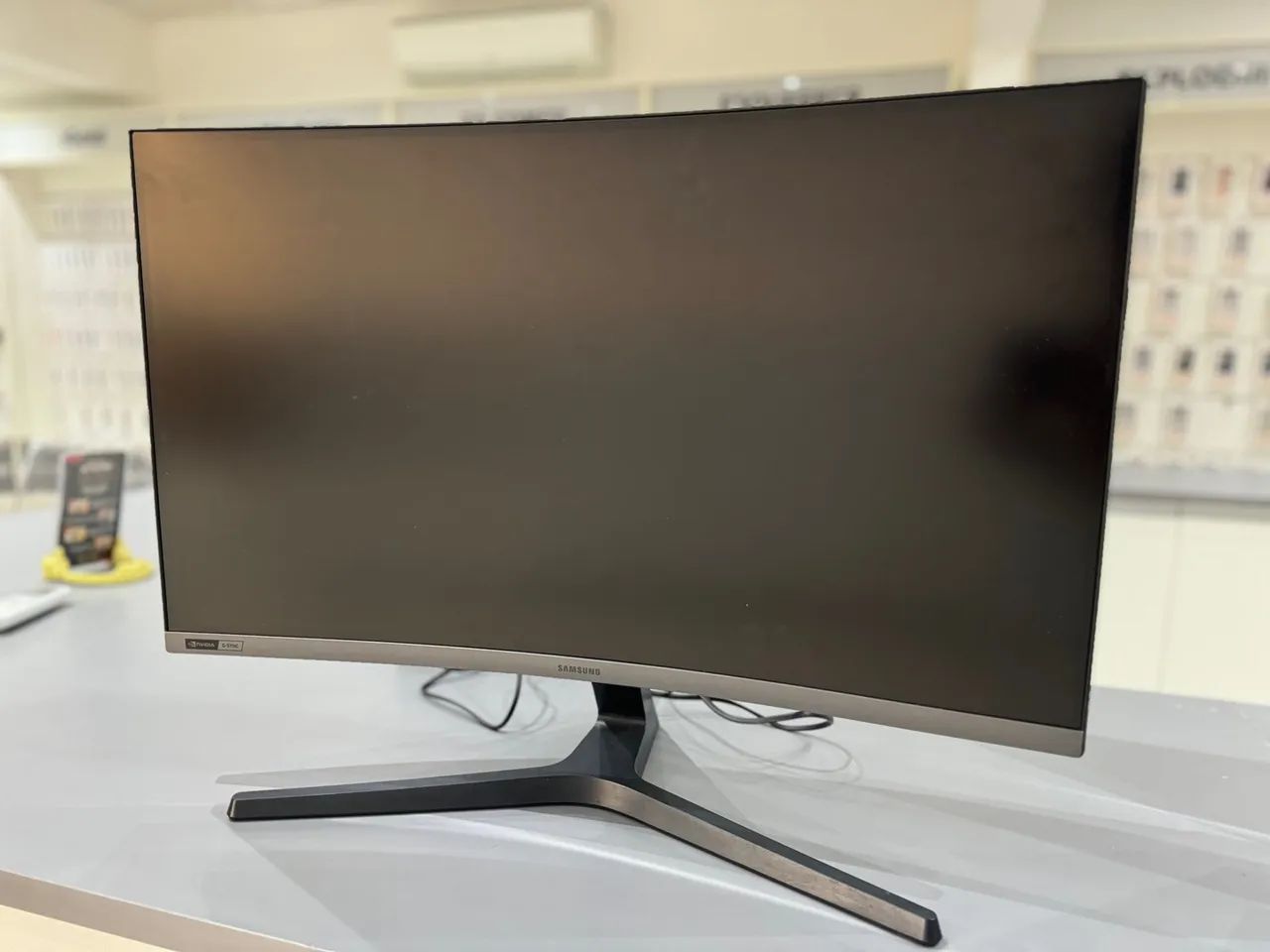 Monitor Curvo 27 Samsung ! Muito Novo, praticamente sem uso !