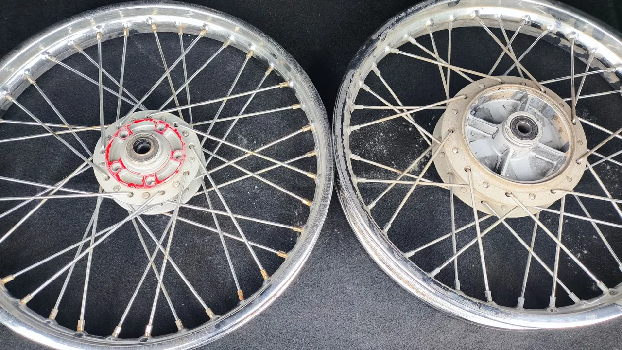 Par Rodas Aro 17 semi nova