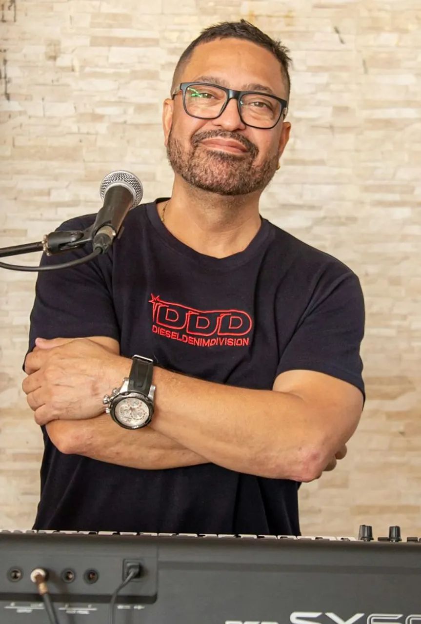 MARCELO VINICIUS/CANTOR E TECLADISTA  - Foto 4