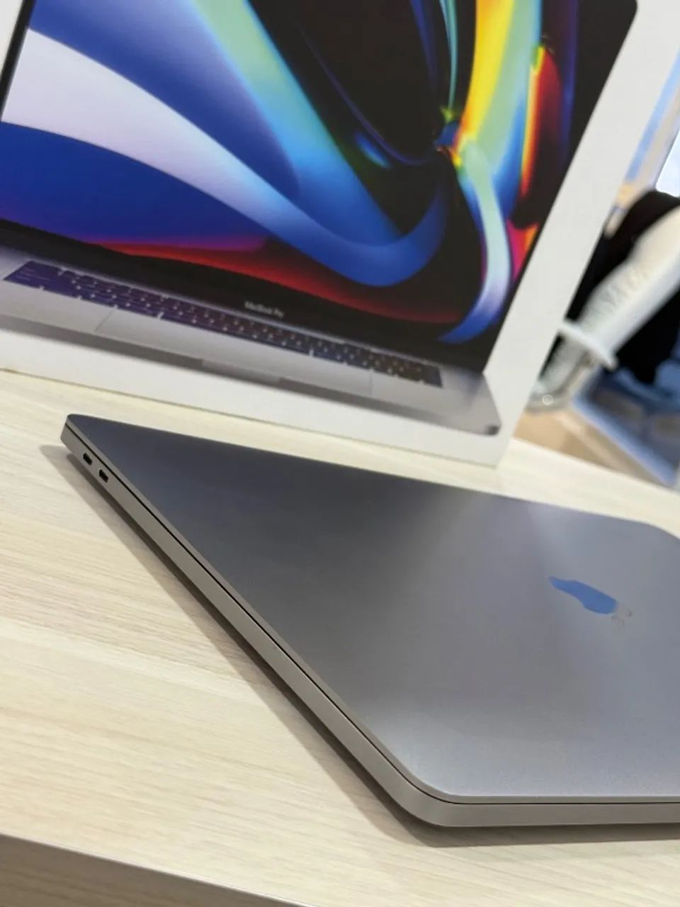 MacBook Pro 16 Pol. 16gb/512gb - 2019 - Foto 3