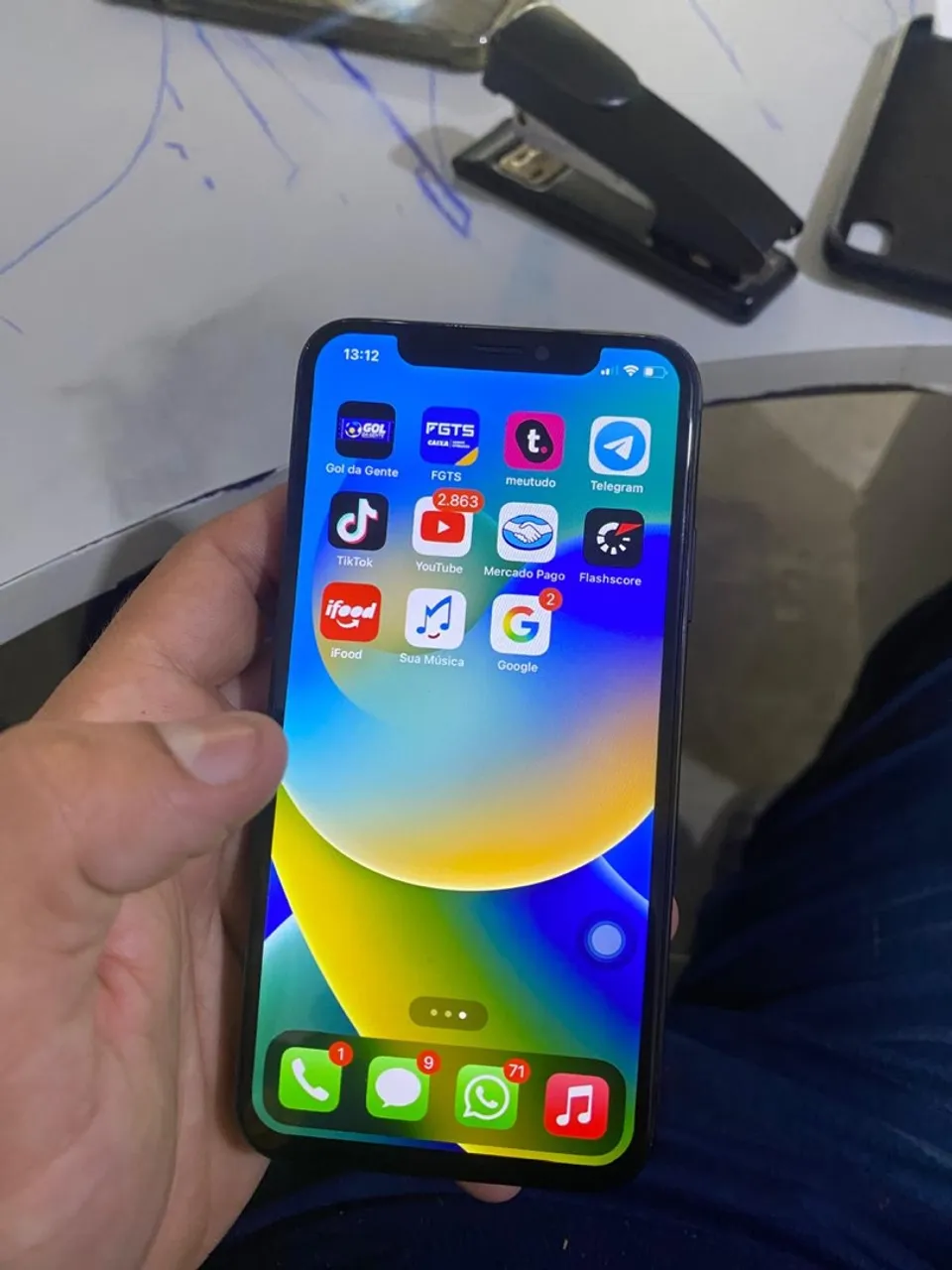 iPhone X bem conservado