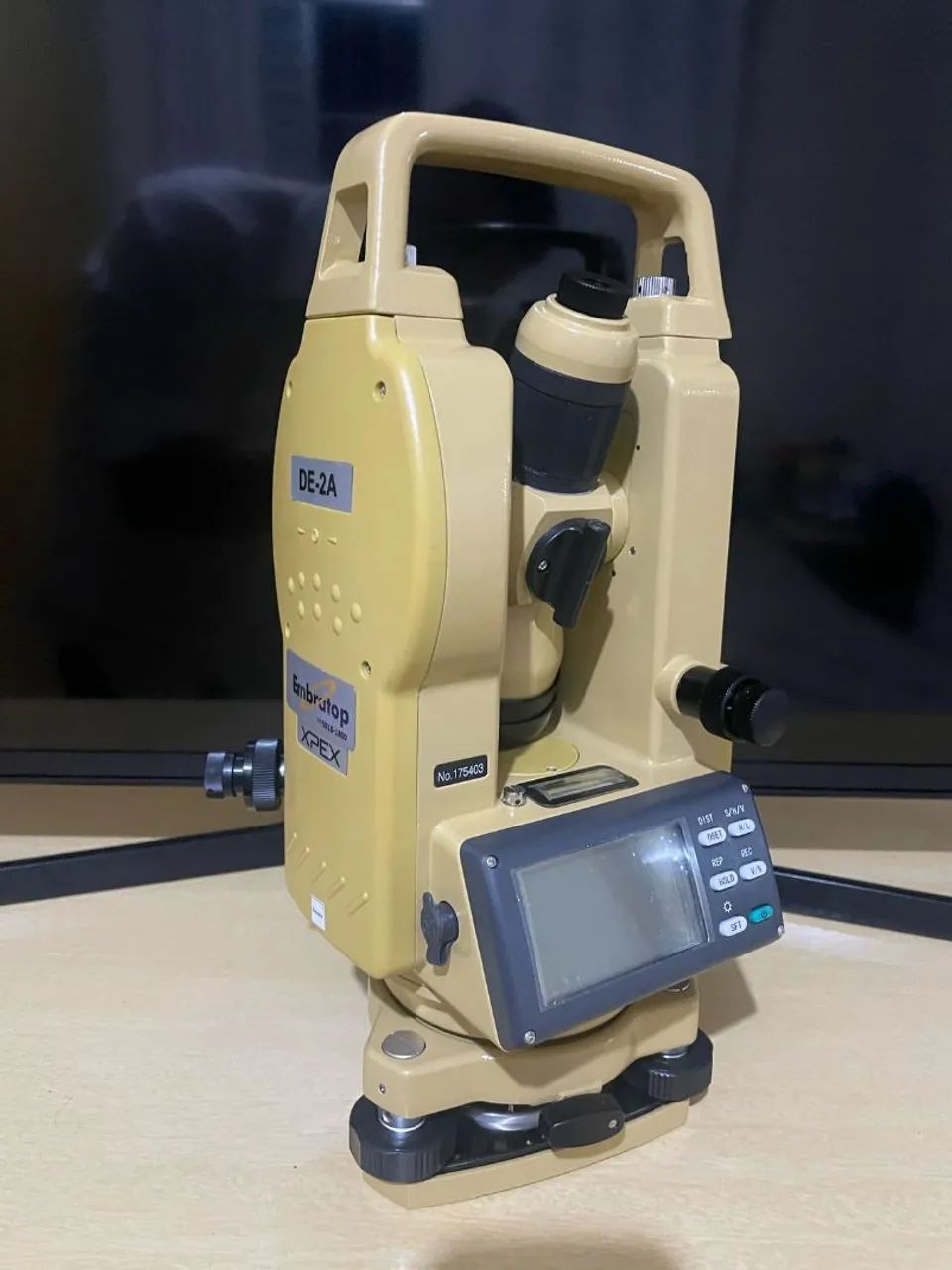 Teodolito Embratop DE-2A Topógrafo - Estação Total