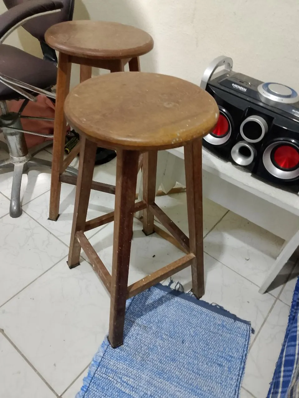Banqueta em madeira maciça