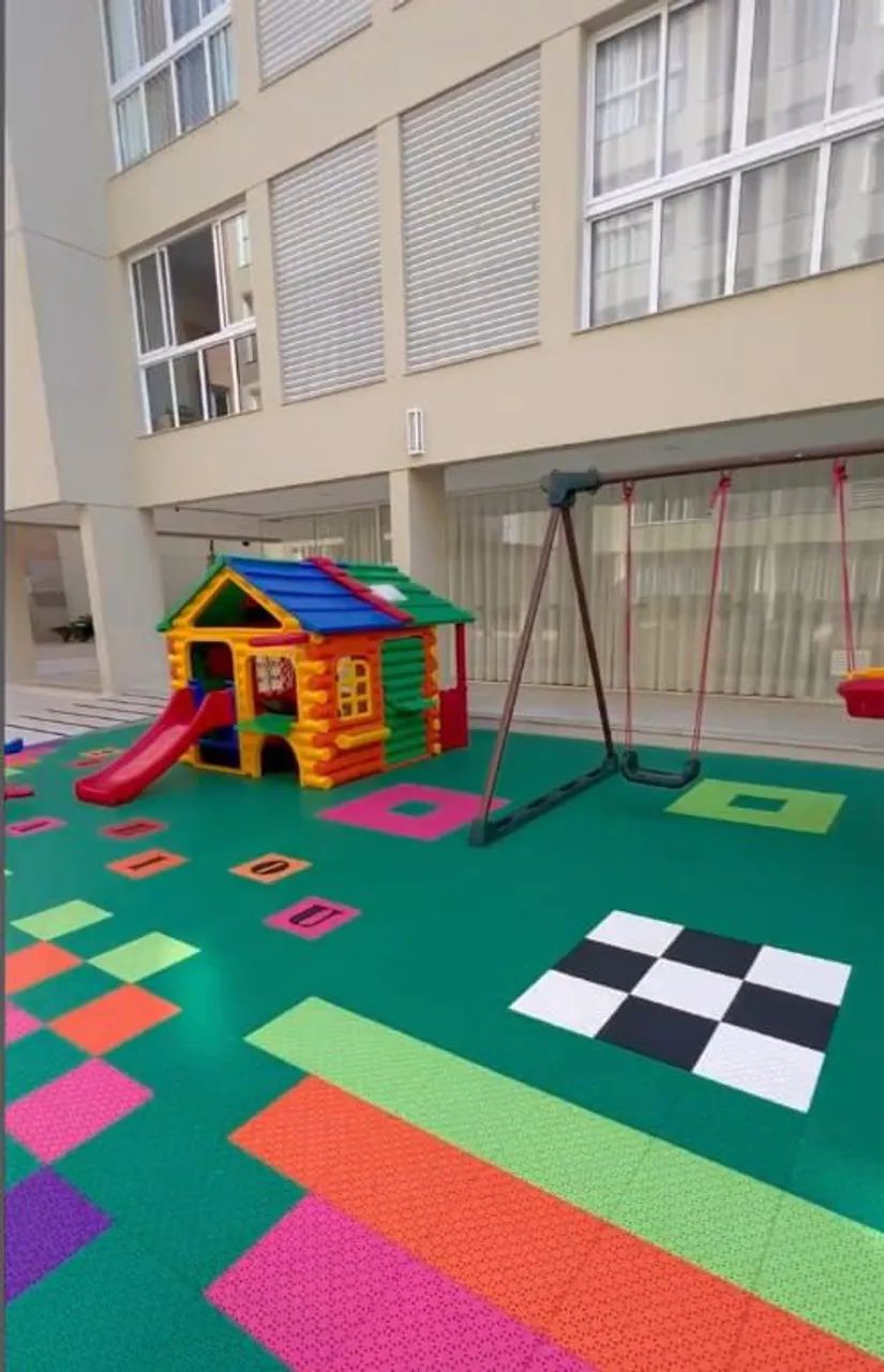 Piso para playground, academias, áreas de piscina, quadras poliesportiva, lojas de carros