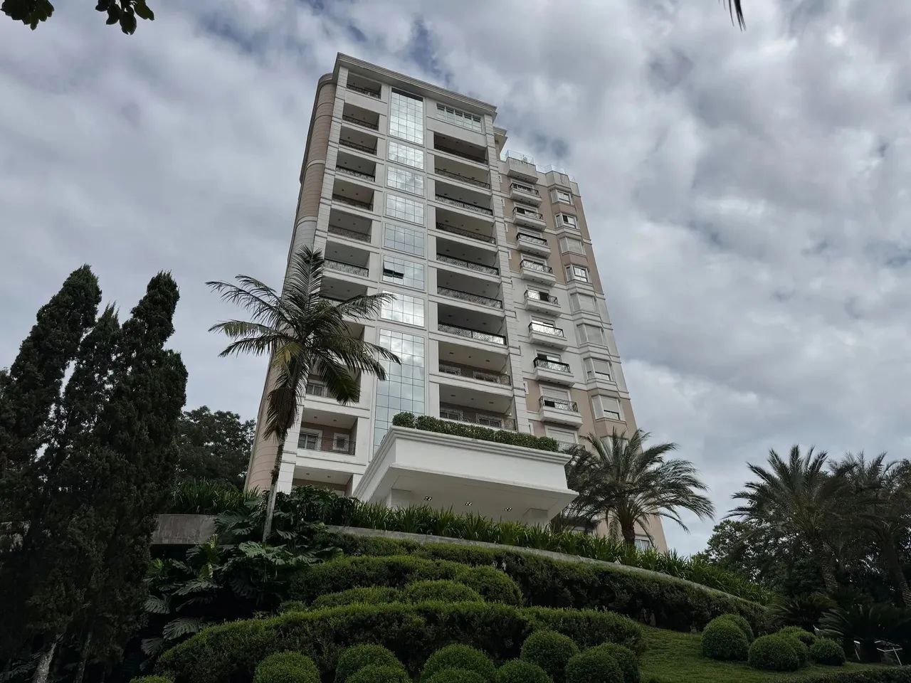APARTAMENTO NO ATIRADORES | 308 M2 PRIVATIVOS | 05 VAGAS - Foto 2