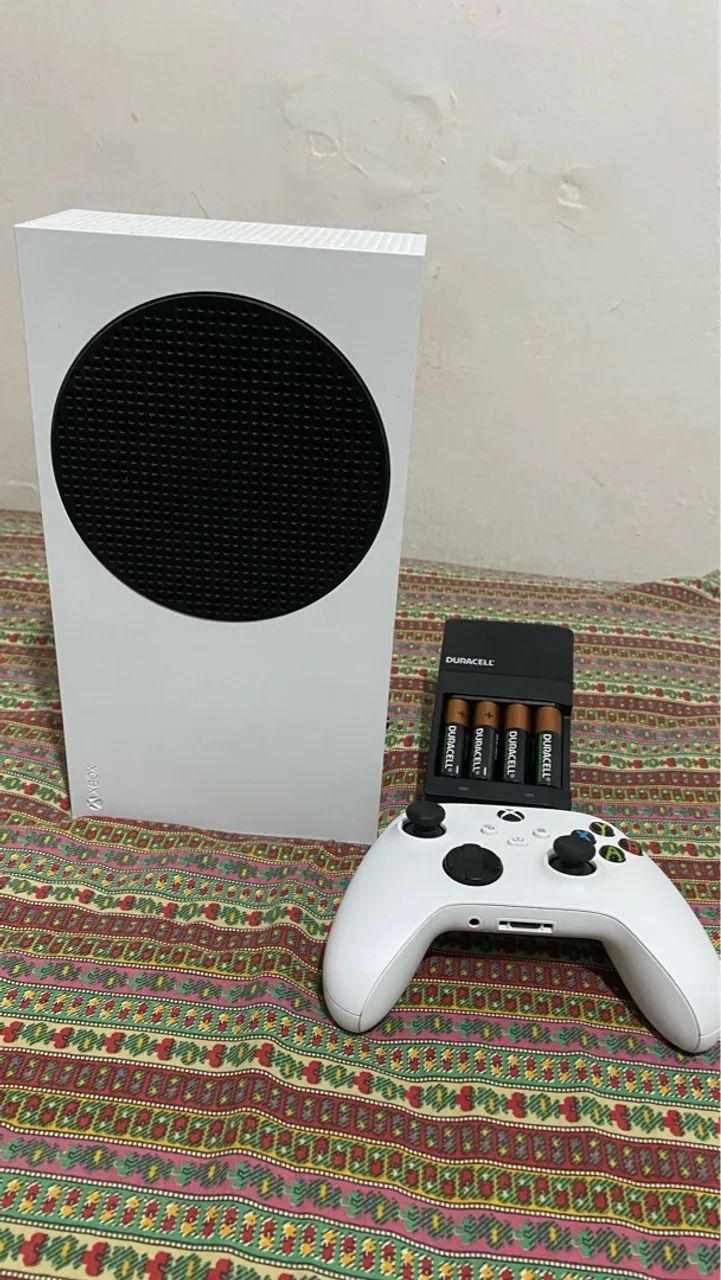 Microsoft Xbox Series S 512 GB + 1 controle sem fio Xbox + Carregar de pilhas Duracell - Foto 3