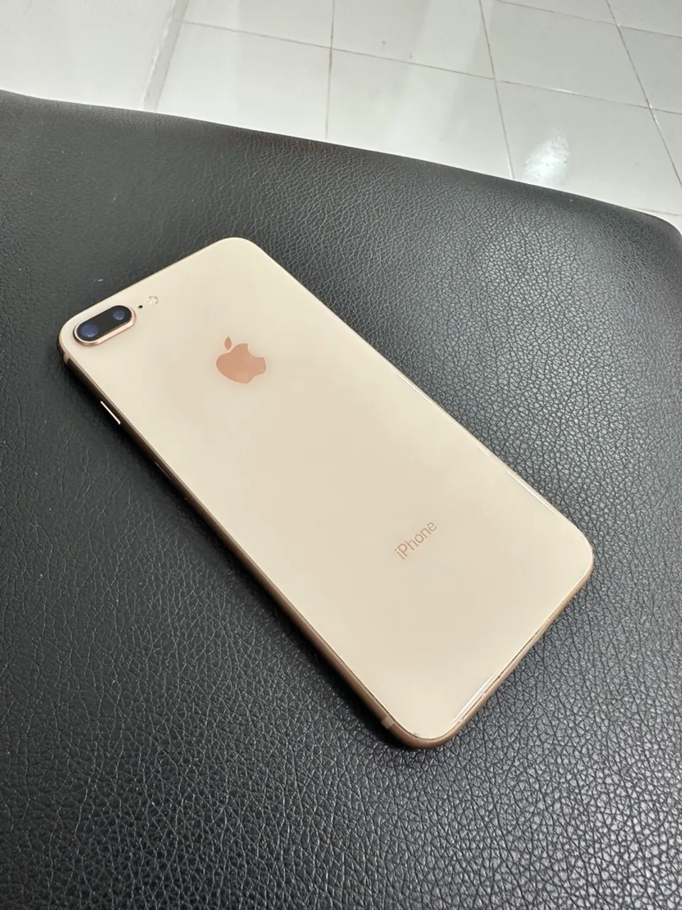 VENDO IPHONE 8 PLUS EM ÓTIMAS CONDIÇÕES, BEM CUIDADO.