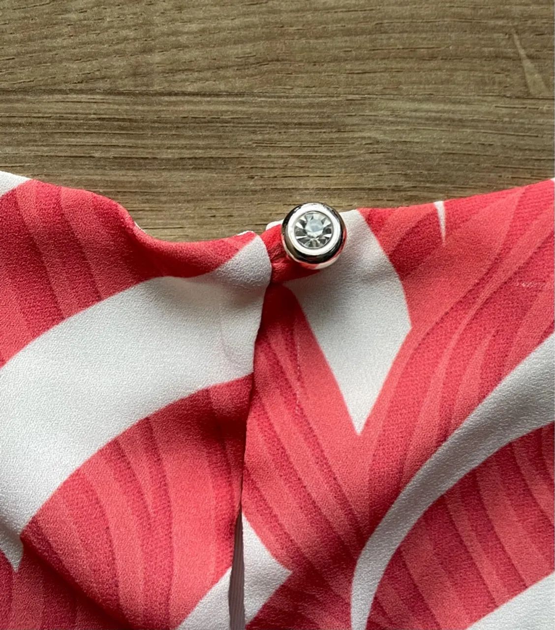 Blusa feminina tam P estampa branco e vermelho - Foto 6