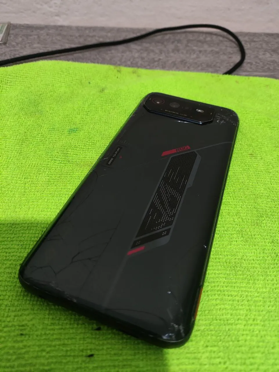 ROG PHONE 6 ( 12 de RAM e 256 Gigas)