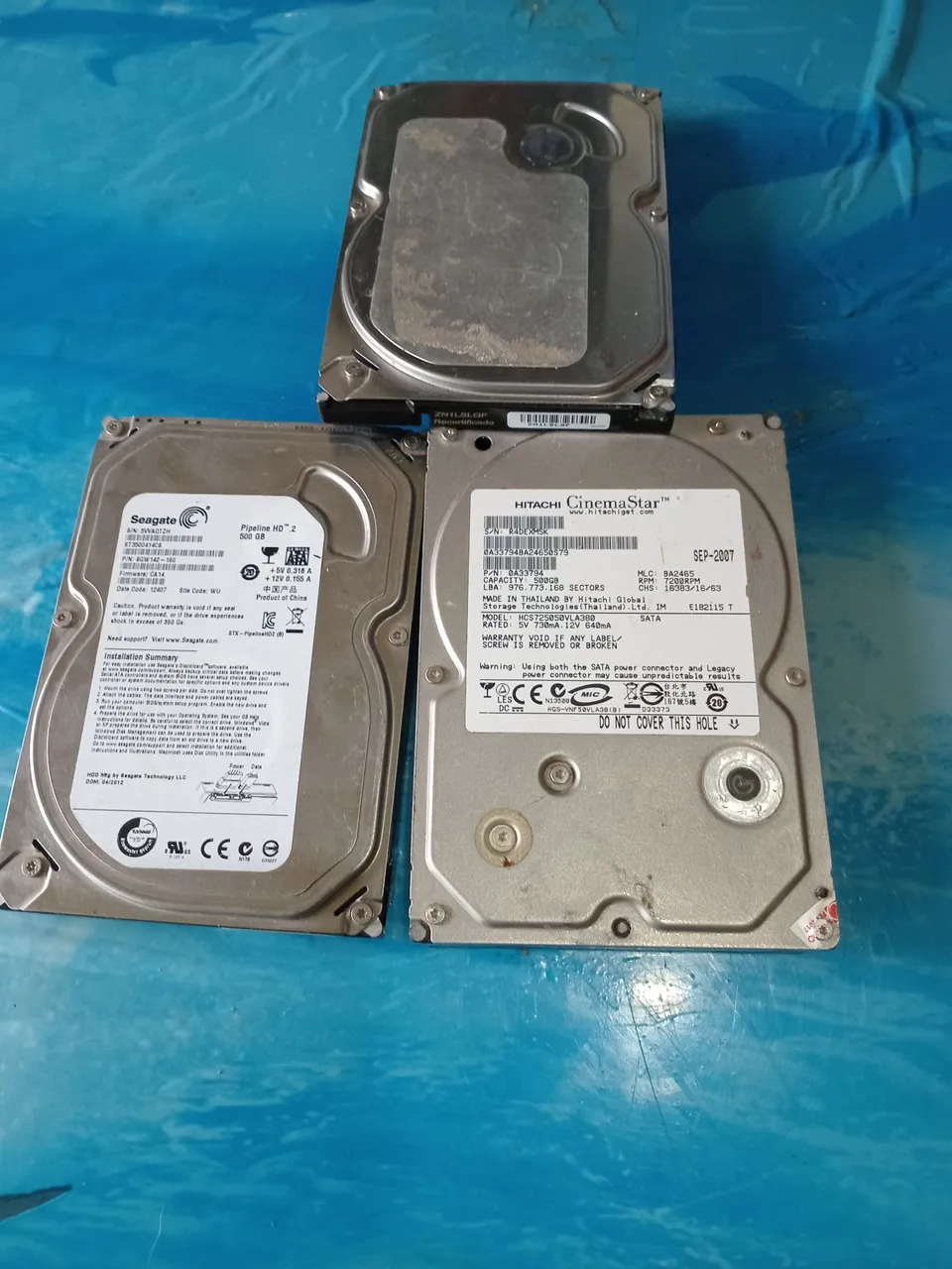 HDs 500GB Seagate e Hitachi - 3 unidades