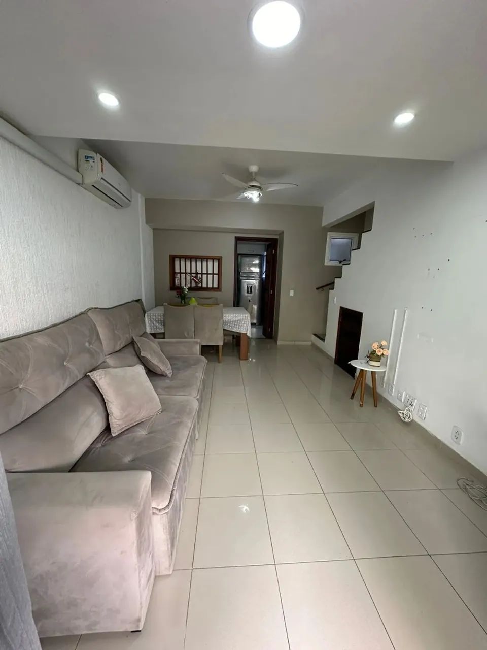 Casa à venda em condomínio com 120m², 3 quartos e 1 vaga de garagem.