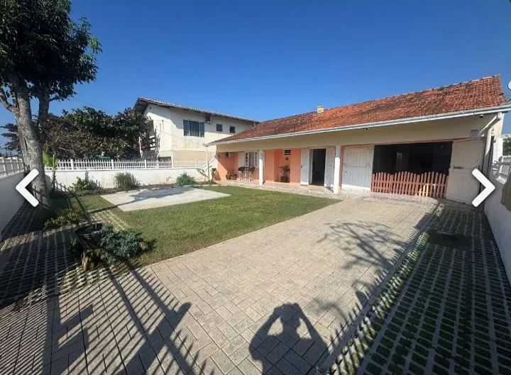 Casa meia praia Navegantes