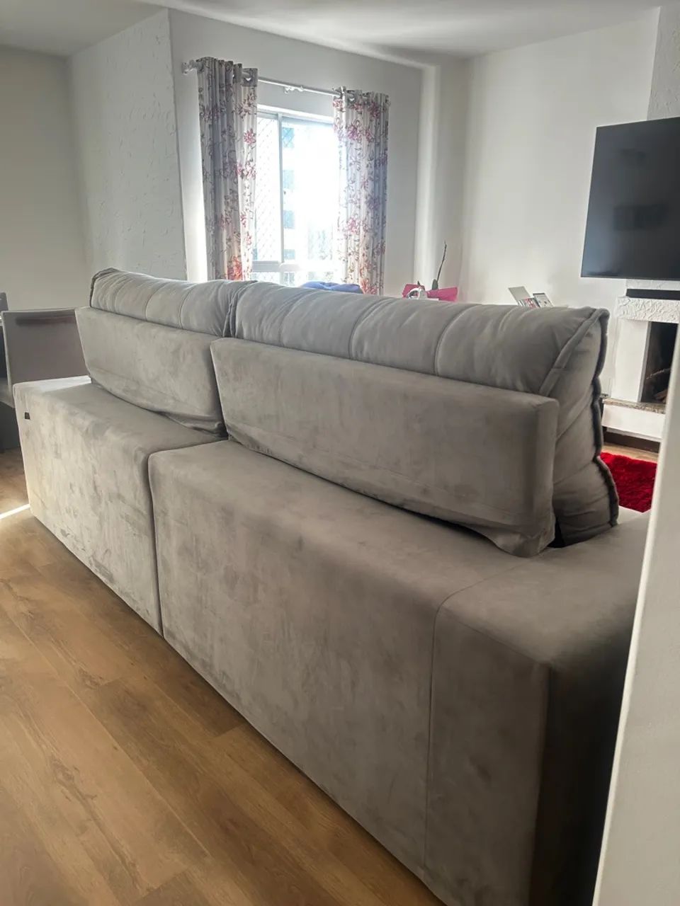 Sofá estiloso, aceito troca - Foto 2