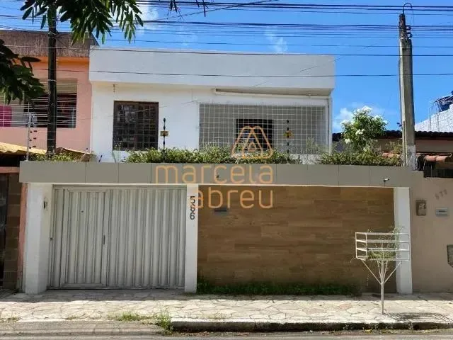 Vende-se Casa Duplex de 250m² no Bairro da Iputinga