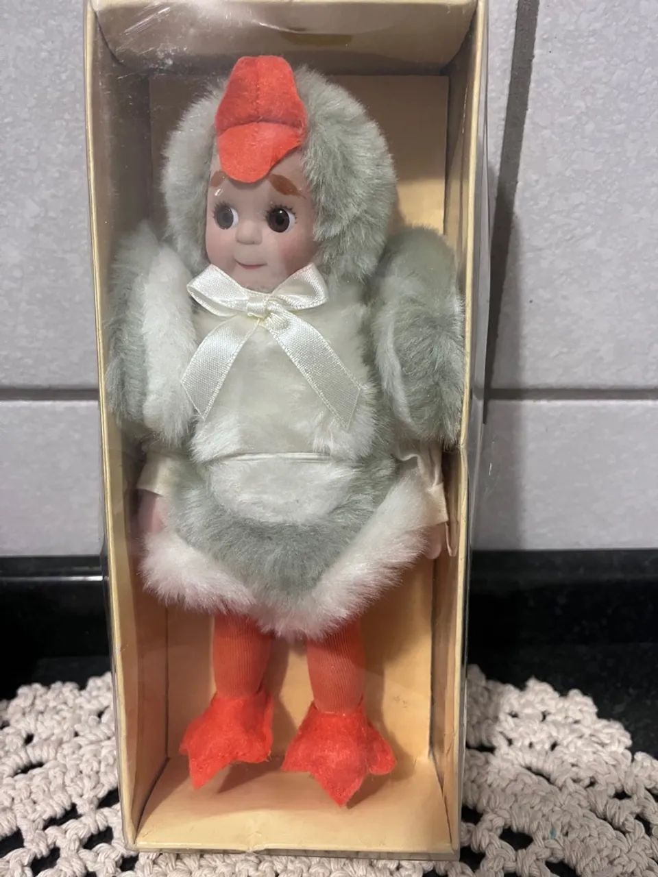 Boneco d e porcelana patinho feio. - Foto 4