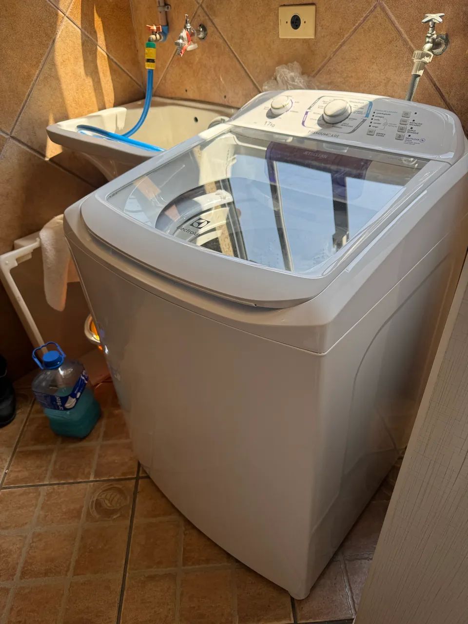 Máquina de Lavar Electrolux 17Kg Branca Premium Care com Cesto Inox e Sem Agitador