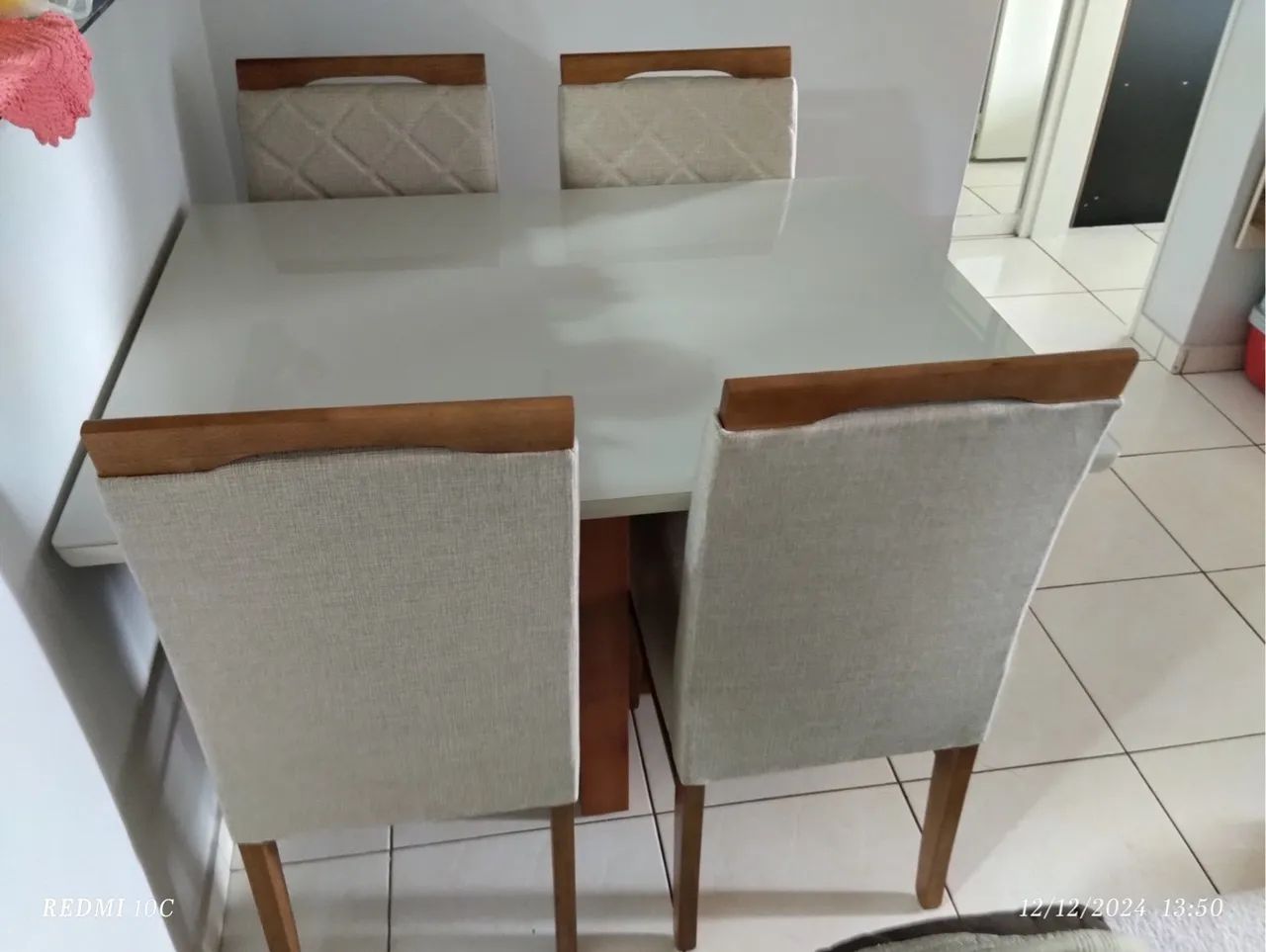 Mesa de Jantar com 4 Cadeiras Elegante resistente de madeira  - Foto 3