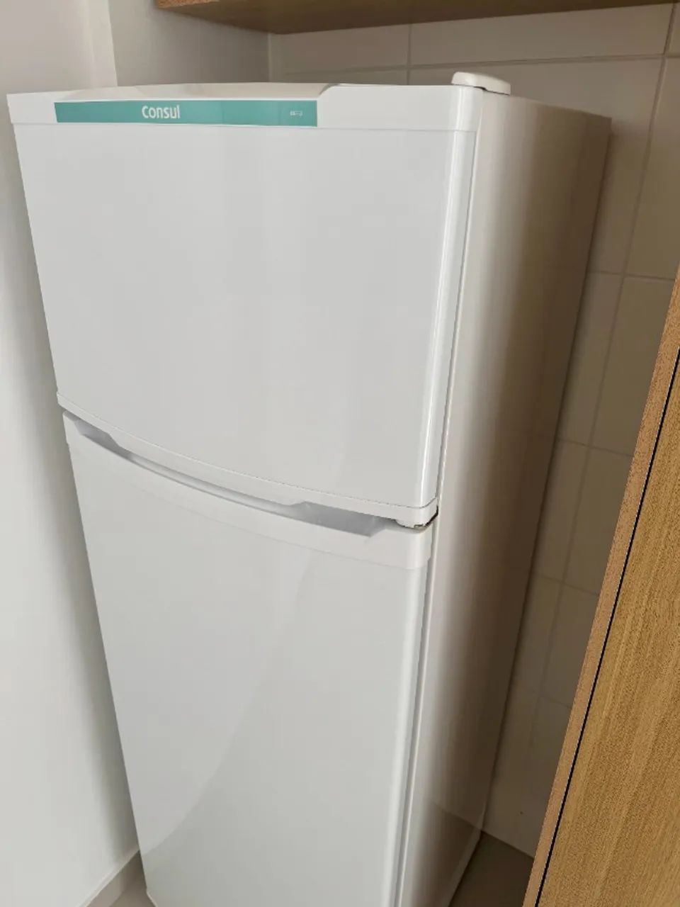 Geladeira Consul branca pequena - muito conservada