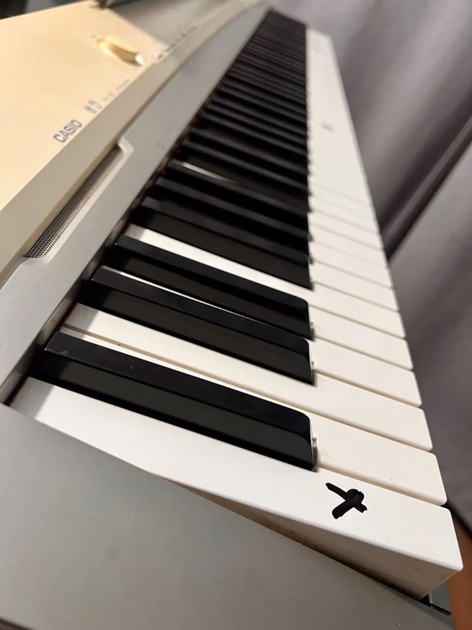 Piano Digital PX 130 branco acetinado *contém detalhes  - Foto 2