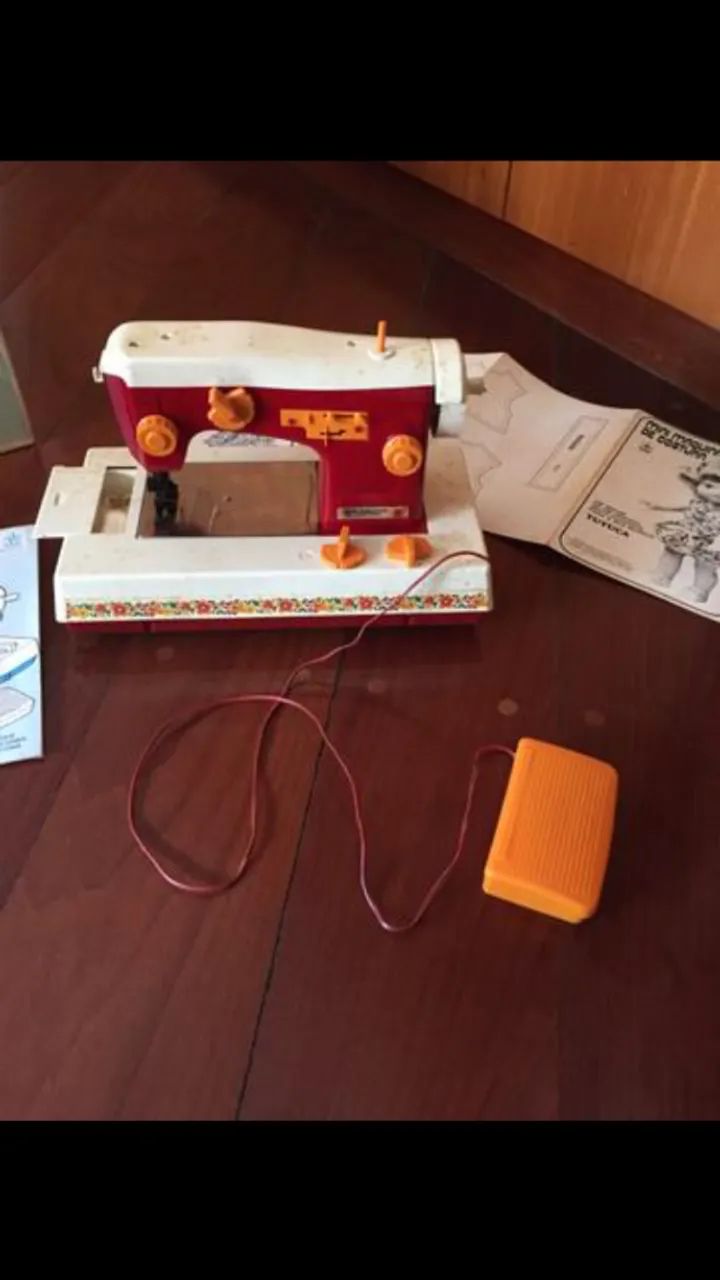 brinquedo de coleção maquina de costura - dec 80 - Foto 5
