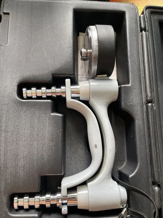 Dinamômetro de Mão - Teste de Força Muscular