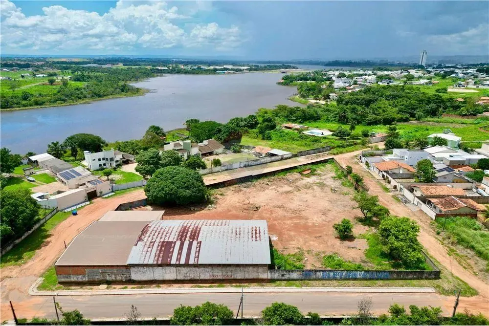 Terreno urbano com depósito em Araguaína - Tocantins
