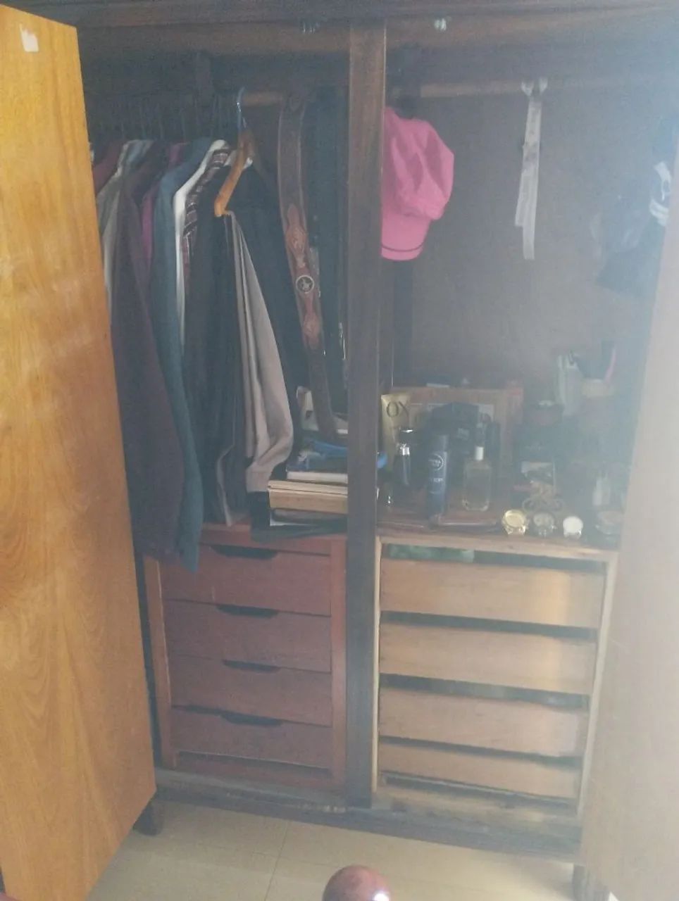 Guarda-Roupa de Madeira Clássico64289078002946121