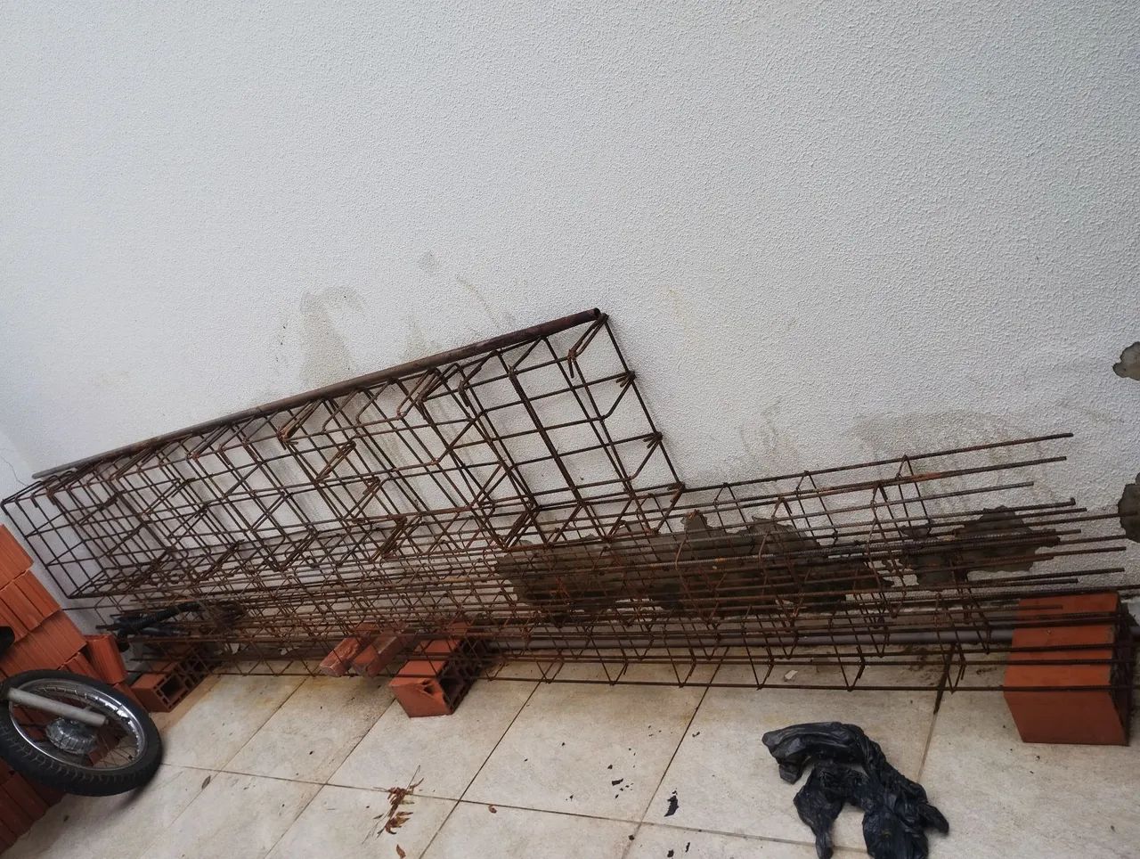 VENDE SE..OU TROCA POR ALGO DE MEU INTERESSE.Desoculpar espaço ,da garagem  - Foto 5