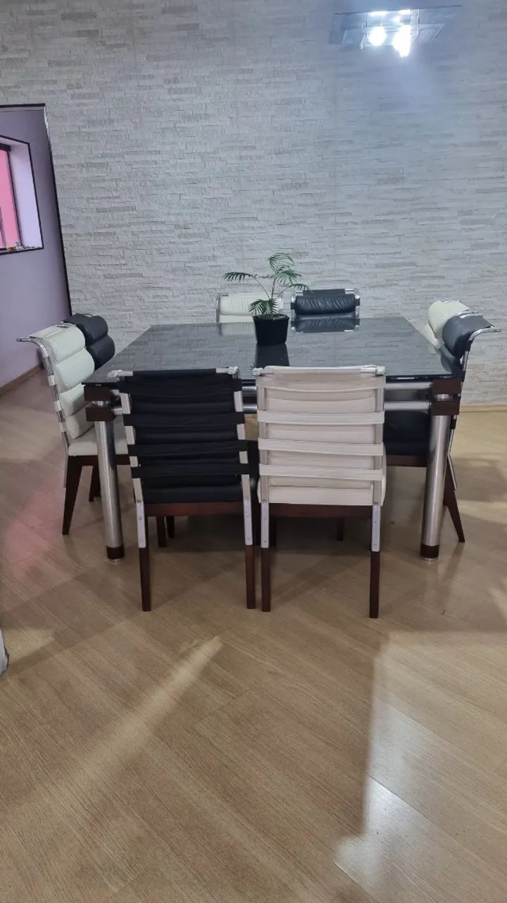 Mesa de jantar 8 lugares tampo de vidro preto