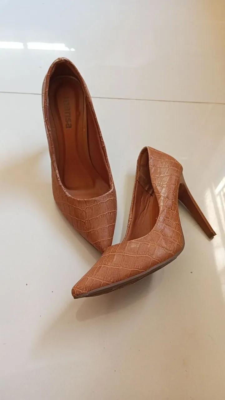Scarpin Marrom Salto Fino 37