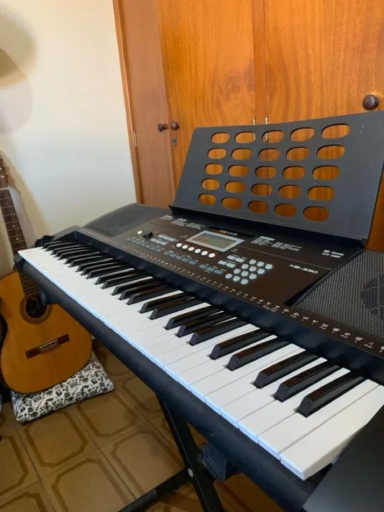Teclado Musical Roland (KB330) + suporte + case  - Foto 2