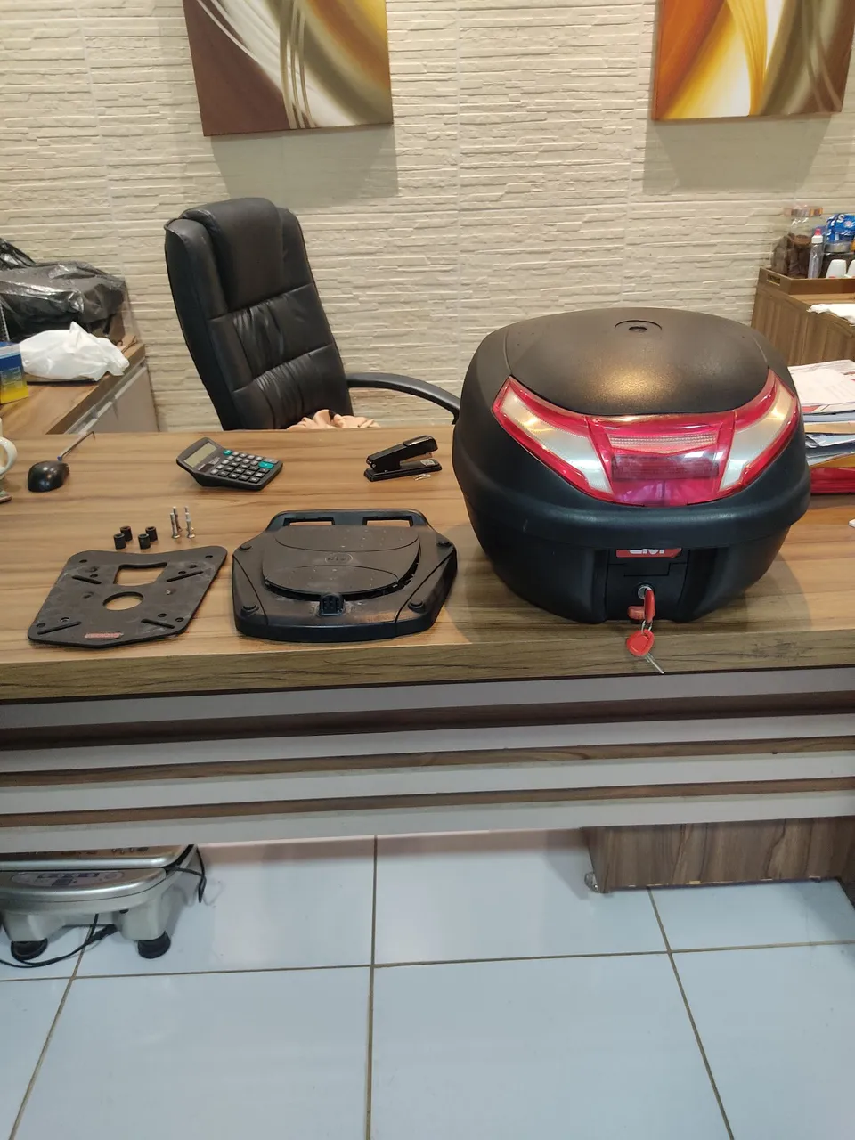 Baú Givi 35 litros com suporte para Crosser 150