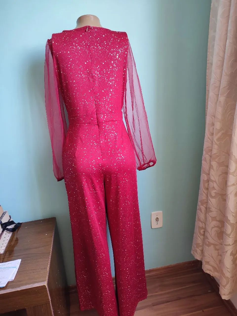 Macacão vermelho com brilho  - Foto 3